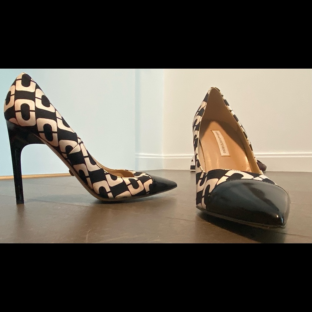 Beautiful heels. Brand new!!